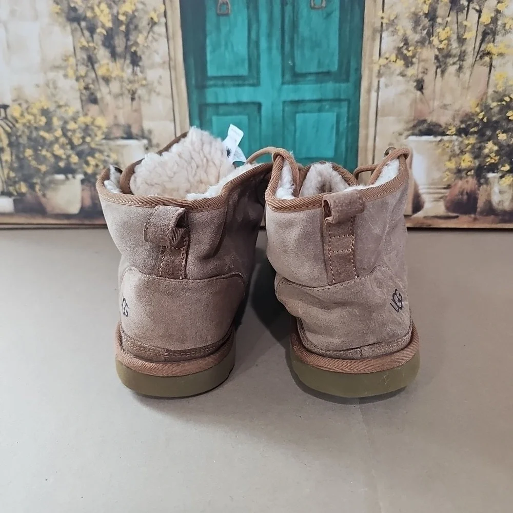 UGG NEUMEL 3236 Men's Boot Size 11-‎ Brown/Chestnut